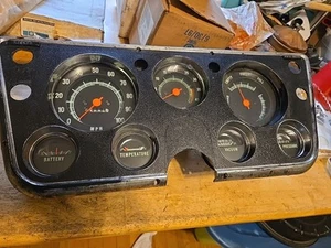 67 68 69 70 71 72 CHEVROLET GMC TRUCK INSTRUMENT CLUSTER TACH & VACUUM GAUGES GM - Picture 1 of 19