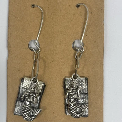 Pendientes de sirena de plata de ley con dije y alambres para orejas de cuero colgantes artesanales Foto 1 de 4