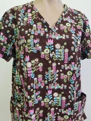 Estampa floral SB Scrubs marrom chocolate pastel primavera verão tamanho médio. - Imagem 1 de 4