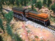 HO Scale: Atlas Great Northern Diesel w/Unit B Powered; Model Railroad Train