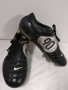 total 90 3 football boots
