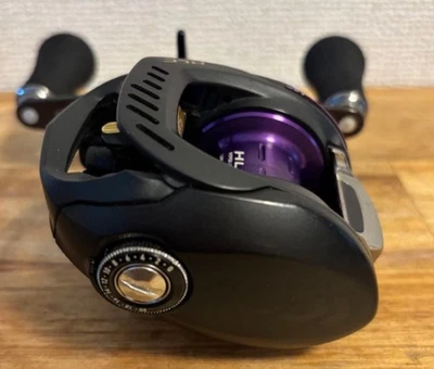 Daiwa Zillion TW HLC 1514SH Baitcast Fishing JDM Reel Right Handle - Image 1 of 4