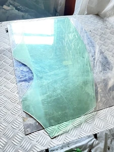 VW Polo 6R Driver Front Door Glass OSF RIGHT - Picture 1 of 10