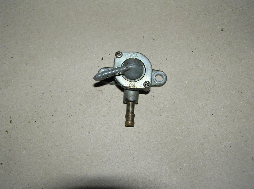 HONDA GL 1000 Goldwing  Benzinhahn petcock - Bild 1 von 1