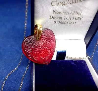 LALIQUE NECKLACE ROSES STUNNING HEART PENDANT 9CT GOLD CHAIN - Image 1 of 4