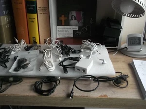 Mixed bag of Charger leads and earphones - Photo 1/5