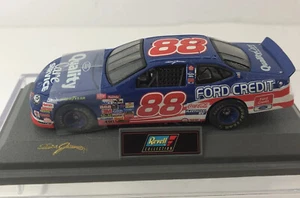REVELL COLLECTION CLUB 1:43 DALE JARRETT FORD QUALITY CARE #88 1998 FORD Taurus - Picture 1 of 12