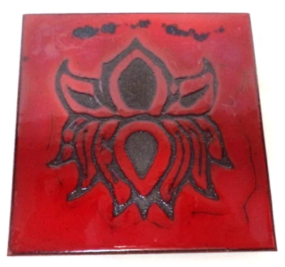Urban Outfitters Vintage Tile Art Pottery Tile Trivet Decor red black 6"  x 6" - Image 1 of 4