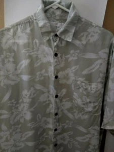 Vtg Bill Blass Silk Men's Light Green & White Hawaiian Print Short Sleeve Size M - Picture 1 of 9