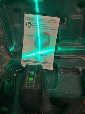 Bosch Self-Leveling Cross-Line Laser with Plumb Points - Green Beam (GCL100-40G) - Image 1 of 3