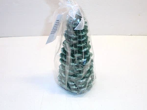 Wachskerze aus Paraffin in Weihnachtsbaumform - Bild 1 von 3
