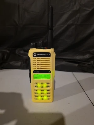 Motorola HT1250  UHF 2-way Radio Used In Good Condition. - Image 1 of 4