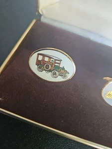 Vintage 1972 Avon Station Wagon Gold Tone Enamel Cuff Links In Original Box - Picture 1 of 3