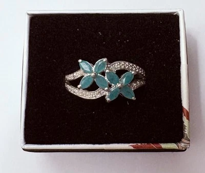 Sterling Silver 925 Flower Ring With Genuine Emeralds - Image 1 of 2
