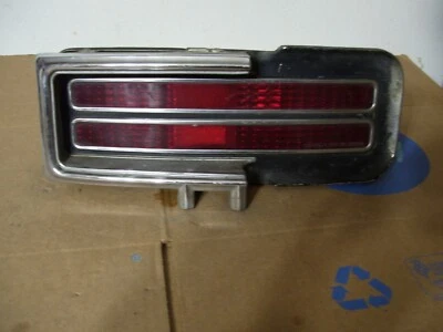 68 1968 Oldsmobile 98 tail light right side Foto 1 de 4