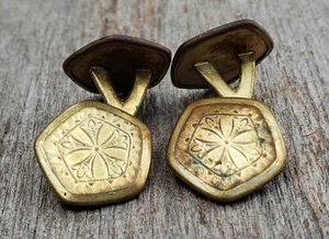 Art Deco 1920’s Pentagon-Shaped Gold Tone Etched Men’s Bar Cufflinks - Picture 1 of 9