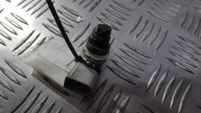 Sensor de posición del árbol de levas Volkswagen Golf 2004 030907601e, original #285476-78 Foto 1 de 4