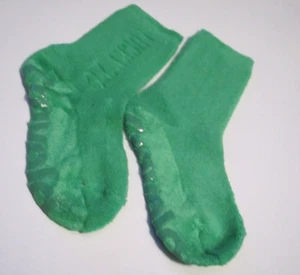 NWOT CRAYOLA GIRL'S SOCK SIZE 7-8.5 EVENING PRIMROSE GRIPPER SOCKS - Picture 1 of 3