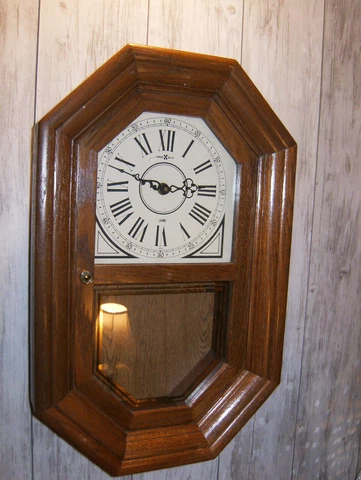 Vintage Howard Miller Chime Wall Clock 612-475 Movement Oak Wood- No Pendulum Cover