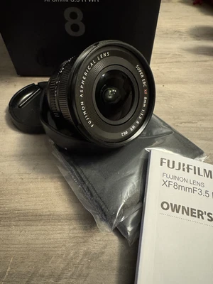 Fujifilm FUJINON XF 8mm f/3.5 R WR Ultra-Wide Angle Lens - Fujifilm X - Image 1 of 4