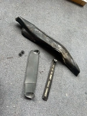 Mercedes-Benz W208 1998-1999 CLK430 CLK320 CLK55 guardabarros moldura aislamiento Foto 1 de 4