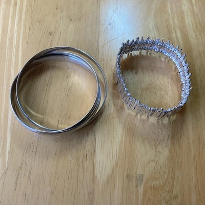 Paquete de pulseras de moda tono plata - puño moderno + elástico + bolsa de regalo Foto 1 de 4