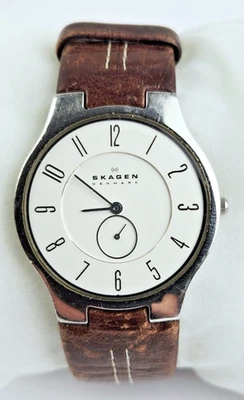 RELOJ PARA HOMBRES SKAGEN DINAMARK 433LSL1 SUIZO MVMT ESFERA PLATEADA CORREA DE CUERO MARRÓN Foto 1 de 4