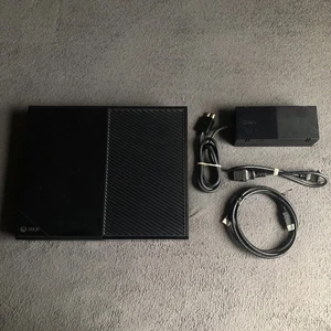 Microsoft Xbox One 1540 500GB Black Console System w/ Cables - WORKS - Picture 1 of 14