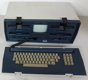 Computer portatile vintage Osborne 1 modello OCC 1 Rev 1.44 seriale CA 139971 CP/M - Foto 1 di 7
