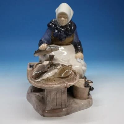 Bing and Grondahl Figurine - Woman at Fish Market - Lochner 2233 - 8 inches - Image 1 of 4