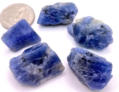 173CT. Rough Blue Sapphire Top Colors Natural Untreated 100% - Image 1 of 3