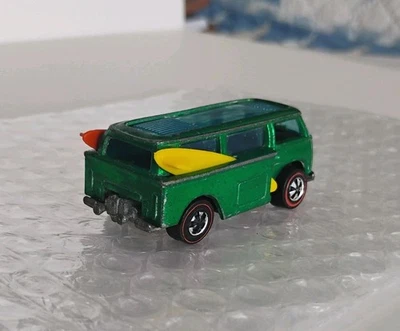 Volkswagen Beach Bomb 1969 Redline Hot Wheels con placas, verde, interior oscuro, 1969 HK Foto 1 de 4