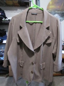Courtnay Women's 3/4 Sleeve Short 3 Button Light Brown Blazer 52" Bust - Picture 1 of 5