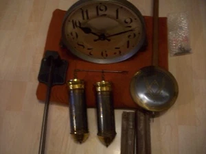 Standuhr- Standuhrwerk um 1930 läuft , 2 Gewichten Pendel Halterung Gongstäbe - Bild 1 von 11