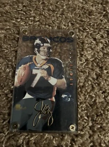 1997 Score Board Die Cut Gold John Elway Autographed 0645 - Picture 1 of 2