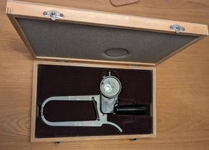 John Bull British Indicators LTD. BMI Tool Skin Fold Caliper w/Wooden Case Rare - Bild 1 von 3