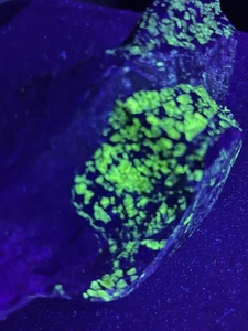 Fluoreszierendes Willemit & Calcit Mineral Sterling Mine, New Jersey (16) - Bild 1 von 12
