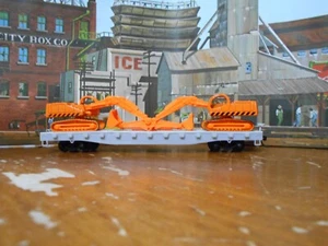 HO Scale New Flat Car with Two New Excavator Load - Picture 1 of 4