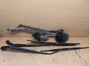2017 Suzuki Baleno SZ5 1.0 Boosterjet MK2 - Front Wiper Motor 38100-68P10 - Picture 1 of 2