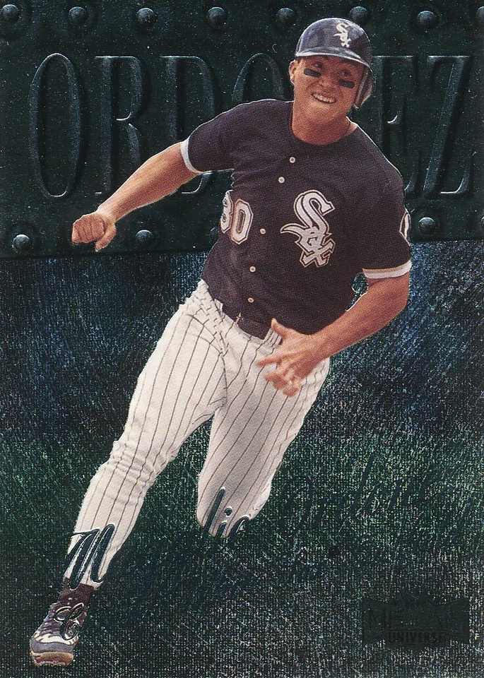 Magglio Ordonez 1999 Skybox Metal Universe Skybox card #231 Chicago White Sox - Image 1 of 1