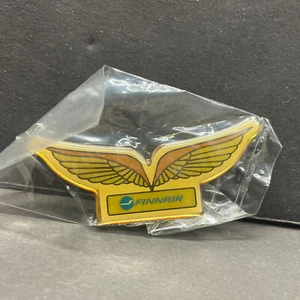 Vintage Finnair Finland Airline Enamel Lapel Pilot Pin Wings Gold Tone - Picture 1 of 5