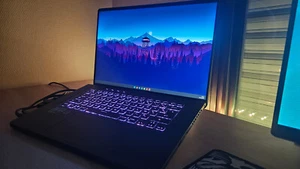ROG Zephyrus G16, I7 RTX 4060, 32GB, 1TB - Photo 1/14