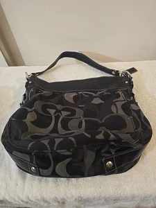 Borsa a tracolla Coach nera firmata C in tela con bordo in pelle - Foto 1 di 13