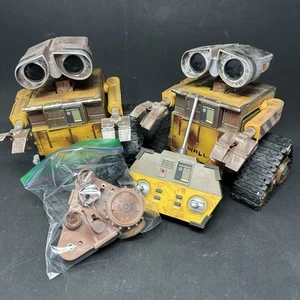 Disney Pixar Wall-E First Works con Control Remoto Thinkway Otras 4 Piezas Lote de 2 - Raro - Imagen 1 de 18