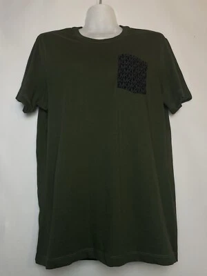 Camiseta MK Michael Kors Verde Ejército Cuello Redondo MK Logo Impresiones Hombres Talla Pequeña Foto 1 de 4