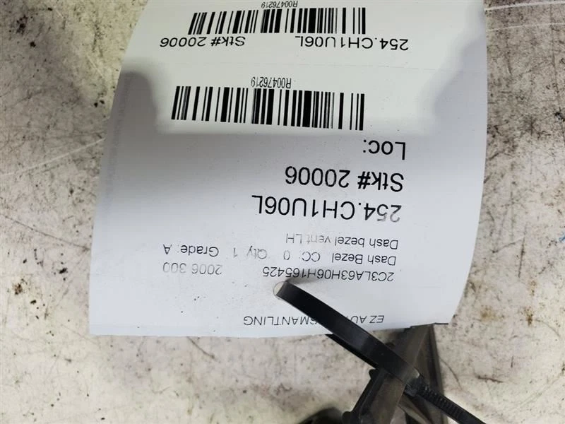 Chrysler 300 2005-2009, tablero bisel de ventilación de aire izquierdo, número de pieza: XB09DX9AA Foto 1 de 4