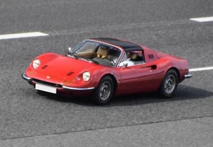 1:18 BBR Ferrari Dino 246 Gts 1972 Rosso Corsa 322 beige with Showcase P18152A M - Bild 1 von 2