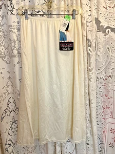 VINTAGE VANITY FAIR IVORY half-slip, LARGE 28", STYLE 11711, NWT - Picture 1 of 4
