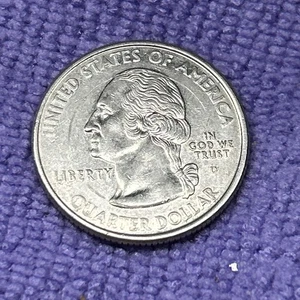 2000 D Massachusetts Quarter Error Obverse Circle Gouging Around Head  - Picture 1 of 7