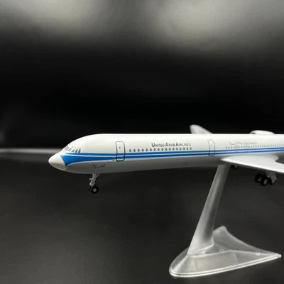 Ilyushin 62 Il-62M United Arab Airlines SU-AVL – Scale 1:200 - Image 1 of 4